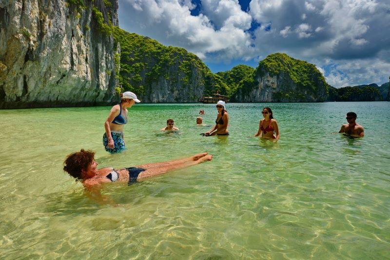 Cát Bà – Vịnh Lan Hạ, bơi, kayaking, snorkeling, đạp xe (2N1Đ)