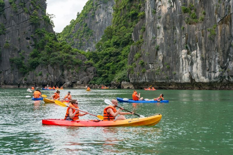 Cát Bà – Vịnh Lan Hạ, bơi, kayaking, snorkeling, đạp xe (2N1Đ)