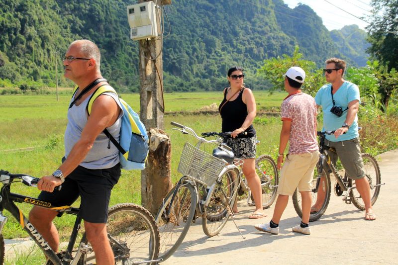 Cát Bà – Vịnh Lan Hạ, bơi, kayaking, snorkeling, đạp xe (2N1Đ)