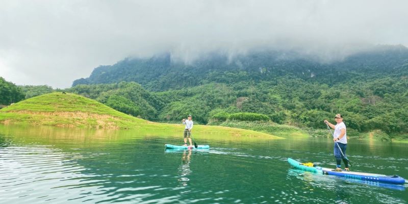 Kayaking & SUP – Khám phá hồ Hoà Bình – Vịnh Ngòi Hoa (1 ngày)