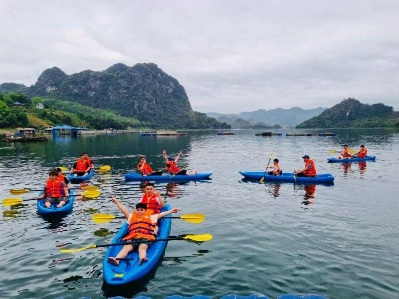 Kayaking & SUP – Khám phá hồ Hoà Bình – Vịnh Ngòi Hoa 2 ngày 1 đêm