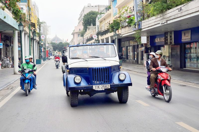 Tour tham quan Hà Nội bằng xe Jeep, Vespa, xe cổ