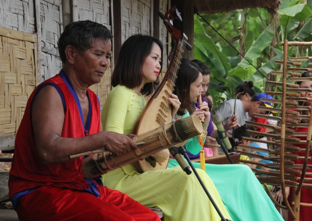 tiếng đàn chapi của người dân raglai