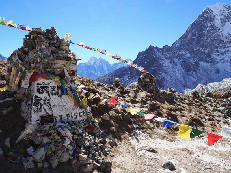 trekking everest base camp