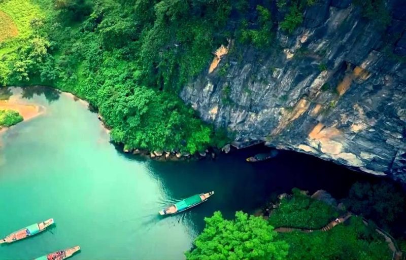 trekking phong nha