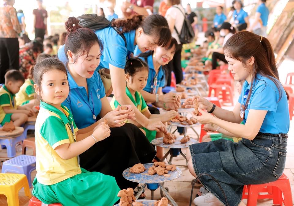 Tour Tìm Hiểu Khoa Học Ứng Dụng Qua Trải Nghiệm Tại Làng Gốm Phù Lãng(1/2 ngày)