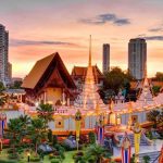 Wat Yannawa trong tiếng Anh có nghĩa là chùa thuyền. Đây là một trong những ngôi chùa lâu đời nhất ở Bangkok được xây dựng vào khoảng thế kỷ 18