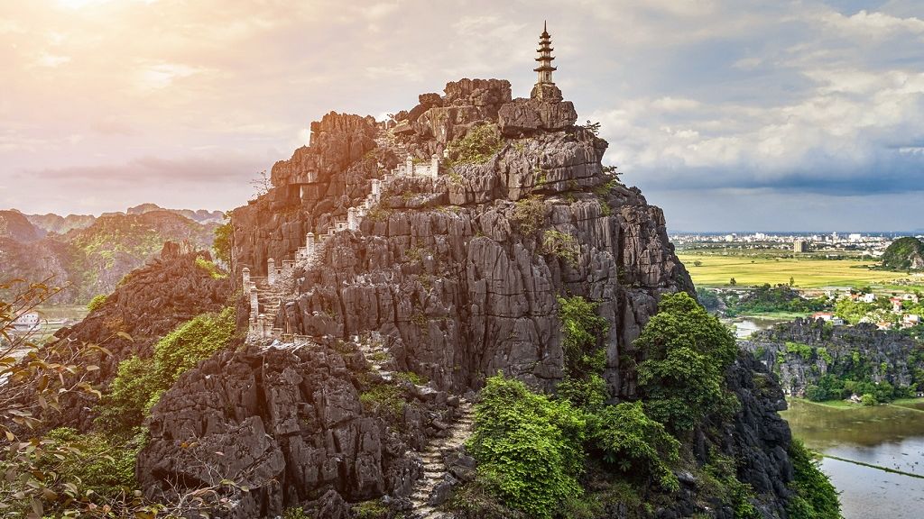 Tour du lịch Ninh Bình 1 ngày: Khám phá Hoa Lư – Tam Cốc – Hang Múa