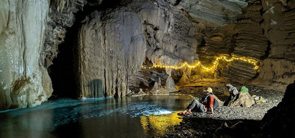 Camping Hà Giang trong hang động